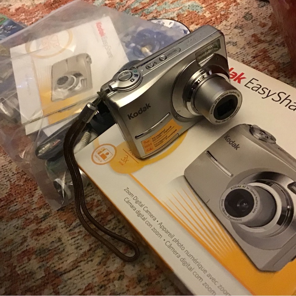 Kodak EasyShare Silver Digital Camera
